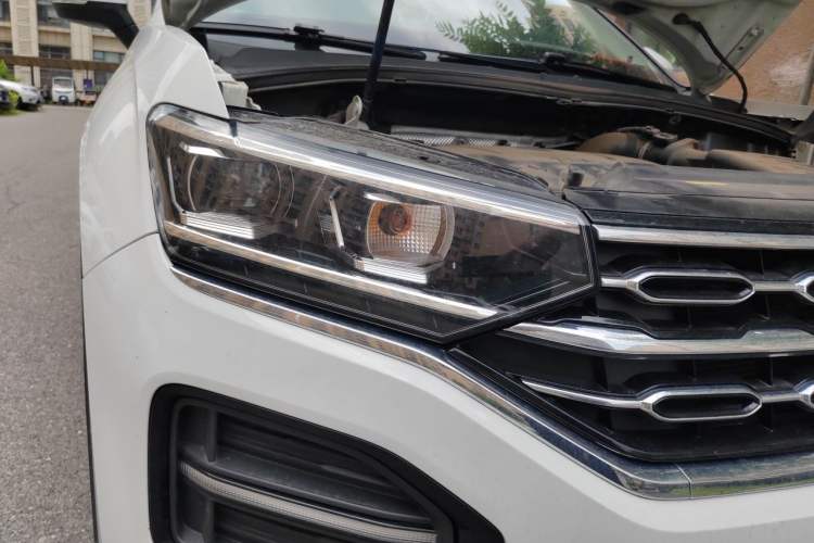 Used Volkswagen Tayron 2019 330TSI Two-Wheel Drive Luxury Model China VI Standard Right Front Headlight
