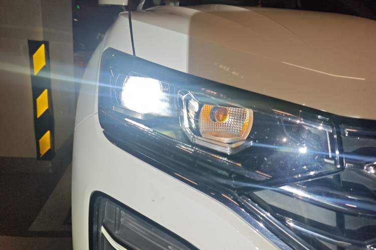 Used Volkswagen Tayron 2019 330TSI Four-Wheel Drive Luxury Version China VI Standard Right Front Headlight