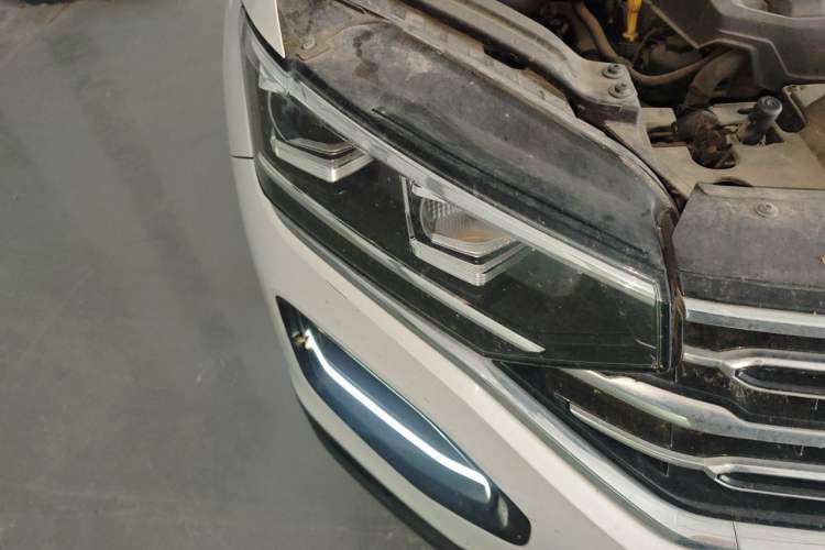 Used Volkswagen Tayron 2019 330TSI Two-Wheel Drive Luxury Model China VI Standard Right Front Headlight