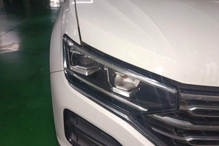 Used Volkswagen Tayron 2019 330TSI Two-Wheel Drive Luxury Model China VI Standard Right Front Headlight