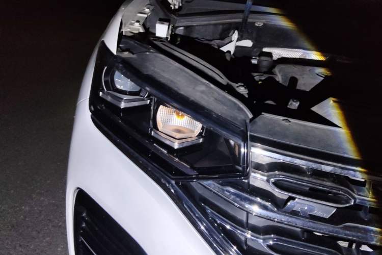 Used Volkswagen Tayron 2019 380TSI Four-Wheel Drive R-Line China VI-standard Right Front Headlight