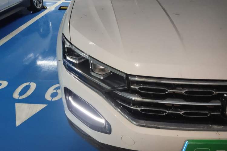 Used Volkswagen Tayron 2019 330TSI Two-Wheel Drive Luxury Model China VI Standard Right Front Headlight