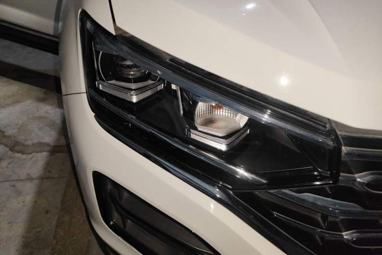Used Volkswagen Tayron 2019 Teramont Edition 280TSI Two-Wheel Drive Luxury Model China VI Standard Right Front Headlight
