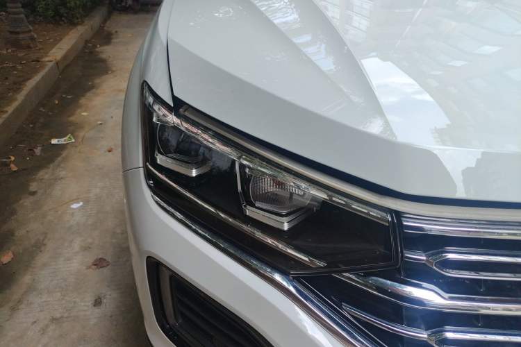 Used Volkswagen Tayron 2019 Teramont Edition 280TSI Two-Wheel Drive Luxury Model China VI Standard Right Front Headlight