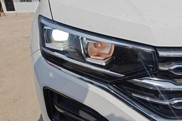 Used Volkswagen Tayron 2019 Teramont Edition 280TSI Two-Wheel Drive Luxury Model China VI Standard Right Front Headlight