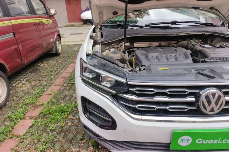 Used Volkswagen Tayron 2019 330TSI Two-Wheel-Drive Luxury Version China V Emission Standard Right Front Headlight