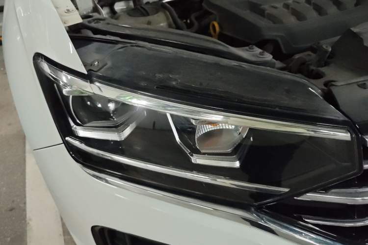 Used Volkswagen Tayron 2019 330TSI Two-Wheel Drive Luxury Model China VI Standard Right Front Headlight