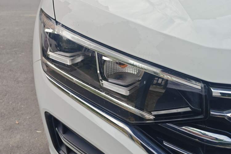Used Volkswagen Tayron 2019 Teramont Edition 280TSI Two-Wheel Drive Luxury Model China VI Standard Right Front Headlight