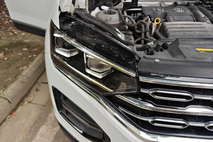Used Volkswagen Tayron 2019 Teramont Edition 280TSI Two-Wheel Drive Luxury Model China VI Standard Right Front Headlight