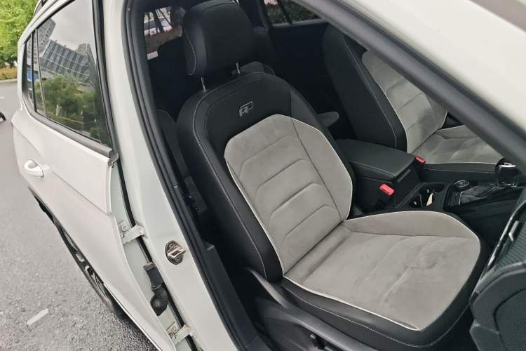 Used Volkswagen Tayron 2019 380TSI Four-Wheel Drive R-Line China VI-standard Right Front Seat