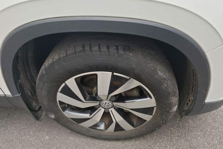 Used Volkswagen Tayron 2019 330TSI Two-Wheel Drive Luxury Model China VI Standard Right Front Wheel Hub