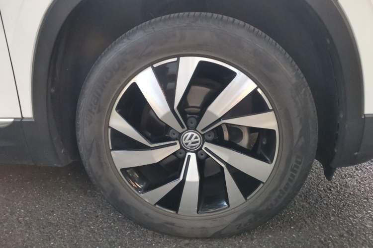 Used Volkswagen Tayron 2019 330TSI Two-Wheel Drive Luxury Model China VI Standard Right Front Wheel Hub