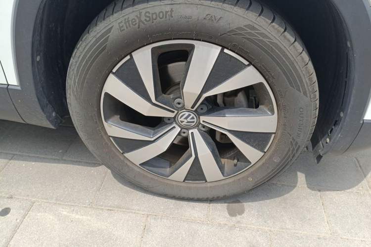 Used Volkswagen Tayron 2019 330TSI Two-Wheel Drive Luxury Model China VI Standard Right Front Wheel Hub