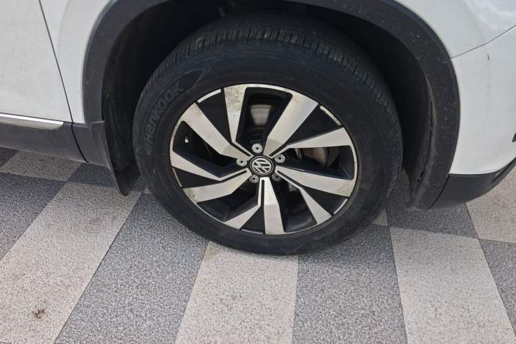 Used Volkswagen Tayron 2019 330TSI Four-Wheel Drive Luxury Version China V Standard Right Front Wheel Hub