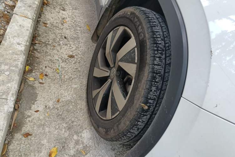 Used Volkswagen Tayron 2019 330TSI Two-Wheel Drive Luxury Model China VI Standard Right Front Wheel Hub