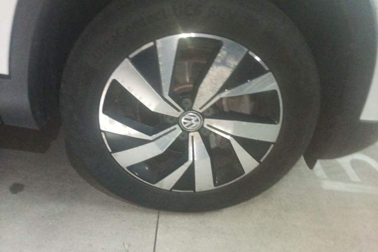 Used Volkswagen Tayron 2019 330TSI Two-Wheel Drive Luxury Model China VI Standard Right Front Wheel Hub