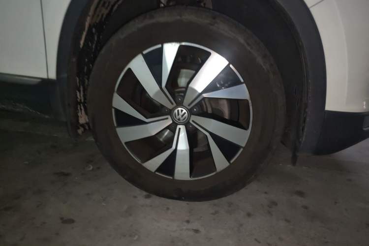 Used Volkswagen Tayron 2019 330TSI Two-Wheel Drive Luxury Model China VI Standard Right Front Wheel Hub