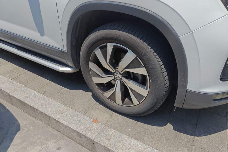 Used Volkswagen Tayron 2019 330TSI Two-Wheel Drive Luxury Model China VI Standard Right Front Wheel Hub