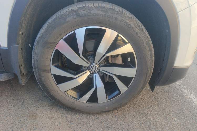 Used Volkswagen Tayron 2019 330TSI Four-Wheel Drive Luxury Version China V Standard Right Front Wheel Hub