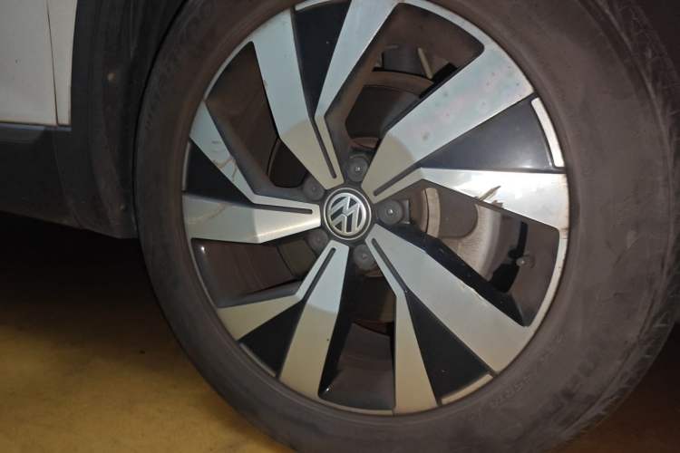 Used Volkswagen Tayron 2019 330TSI Two-Wheel Drive Luxury Model China VI Standard Right Front Wheel Hub
