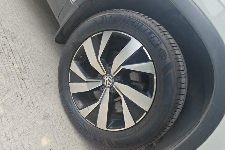 Used Volkswagen Tayron 2019 330TSI Two-Wheel Drive Luxury Model China VI Standard Right Front Wheel Hub