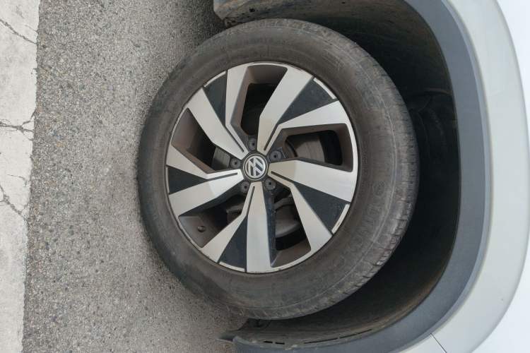 Used Volkswagen Tayron 2019 330TSI Two-Wheel Drive Luxury Model China VI Standard Right Front Wheel Hub