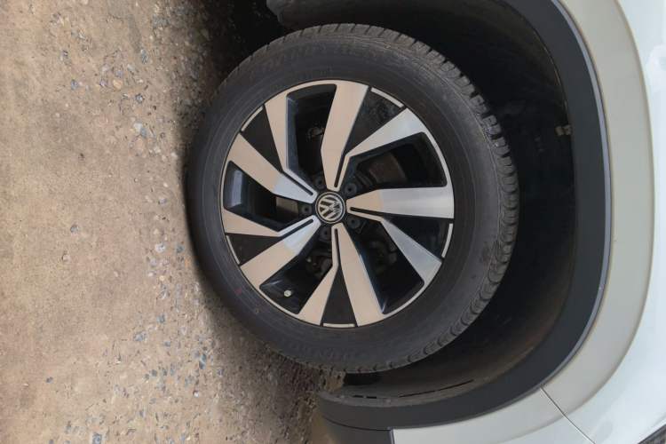 Used Volkswagen Tayron 2019 Teramont Edition 280TSI Two-Wheel Drive Luxury Model China VI Standard Right Front Wheel Hub