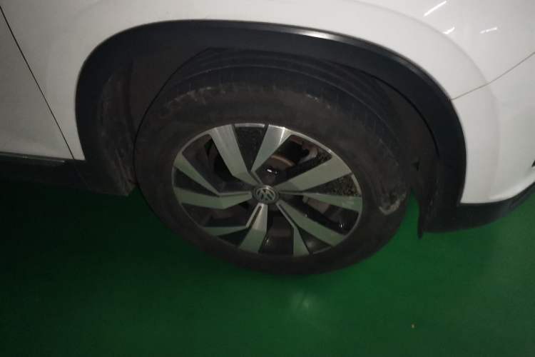 Used Volkswagen Tayron 2019 330TSI Two-Wheel Drive Luxury Model China VI Standard Right Front Wheel Hub