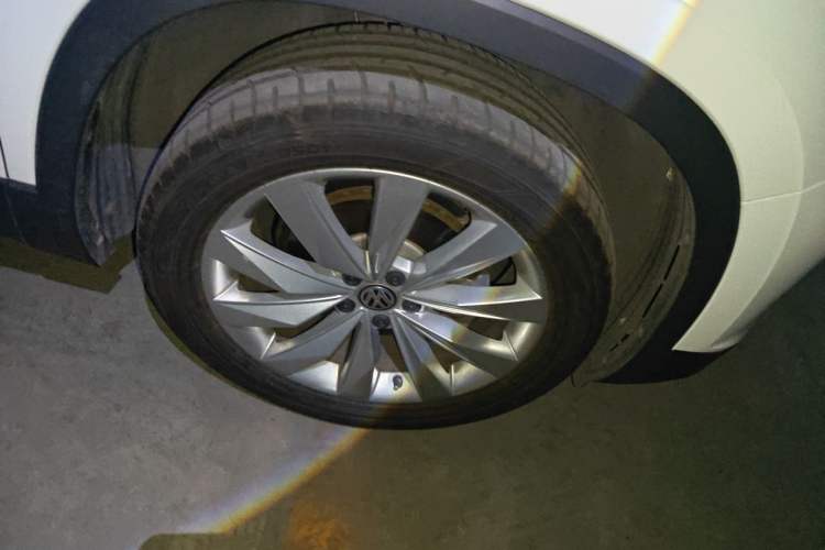 Used Volkswagen Tayron 2019 330TSI Two-Wheel-Drive Prestige Version China VI Standard Right Front Wheel Hub