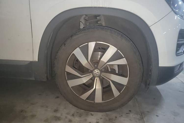 Used Volkswagen Tayron 2019 330TSI Two-Wheel Drive Luxury Model China VI Standard Right Front Wheel Hub