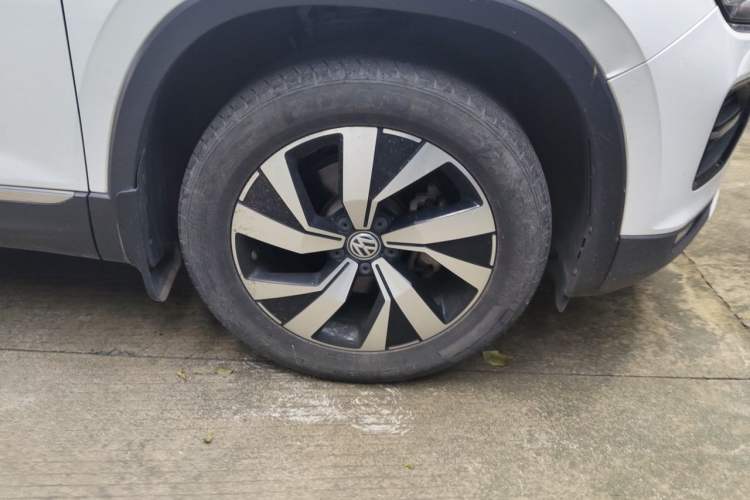 Used Volkswagen Tayron 2019 Teramont Edition 280TSI Two-Wheel Drive Luxury Model China VI Standard Right Front Wheel Hub