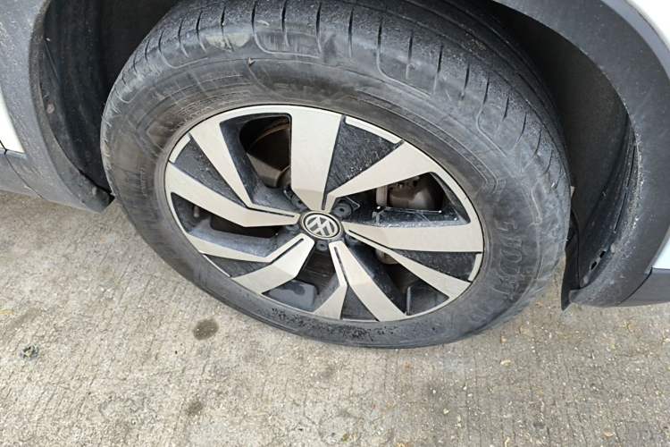 Used Volkswagen Tayron 2019 330TSI Two-Wheel Drive Luxury Model China VI Standard Right Front Wheel Hub