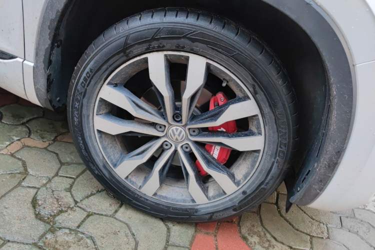 Used Volkswagen Tayron 2019 380TSI Four-Wheel Drive R-Line China VI-standard Right Front Wheel Hub