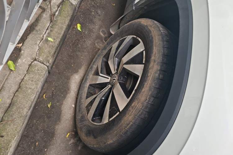 Used Volkswagen Tayron 2019 330TSI Two-Wheel-Drive Luxury Plus China VI Standard Right Front Wheel Hub