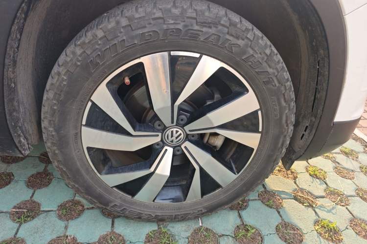 Used Volkswagen Tayron 2019 Teramont Edition 280TSI Two-Wheel Drive Luxury Model China VI Standard Right Front Wheel Hub