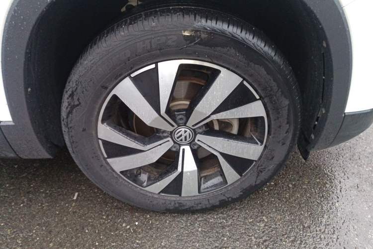 Used Volkswagen Tayron 2019 330TSI Two-Wheel Drive Luxury Model China VI Standard Right Front Wheel Hub