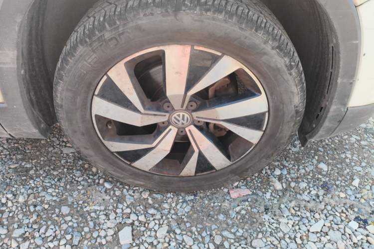 Used Volkswagen Tayron 2019 330TSI Two-Wheel Drive Luxury Model China VI Standard Right Front Wheel Hub