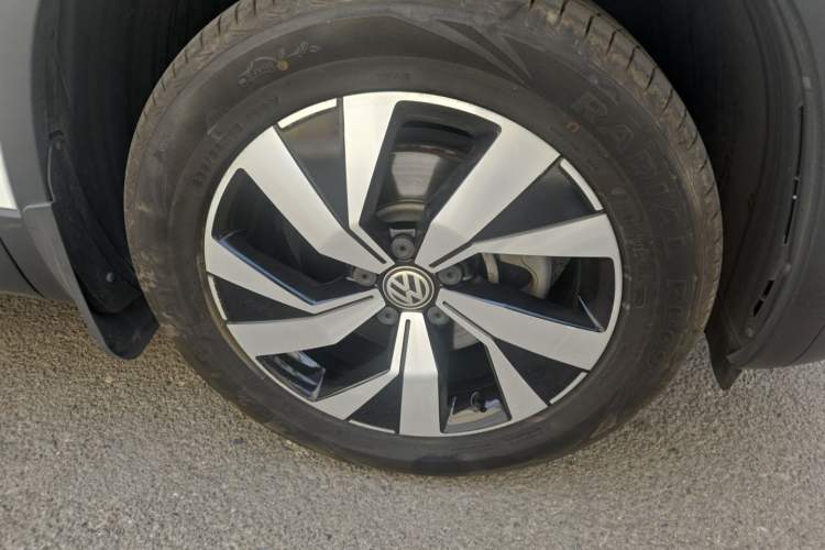 Used Volkswagen Tayron 2019 330TSI Two-Wheel Drive Luxury Model China VI Standard Right Front Wheel Hub