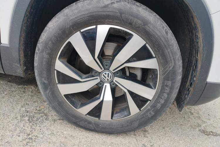 Used Volkswagen Tayron 2019 330TSI Two-Wheel Drive Luxury Model China VI Standard Right Front Wheel Hub