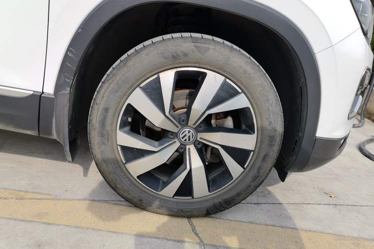 Used Volkswagen Tayron 2019 330TSI Four-Wheel Drive Luxury Version China VI Standard Right Front Wheel Hub