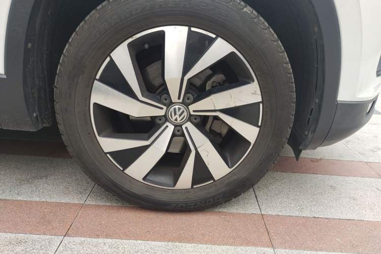 Used Volkswagen Tayron 2019 330TSI Two-Wheel Drive Luxury Model China VI Standard Right Front Wheel Hub