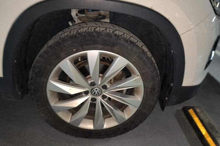 Used Volkswagen Tayron 2019 380TSI Four-Wheel Drive Prestige Model China VI Standard Right Front Wheel Hub