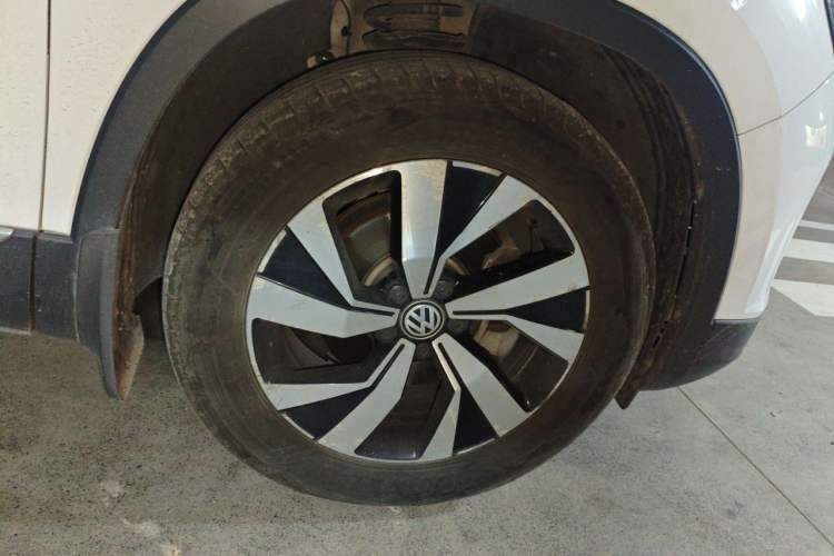 Used Volkswagen Tayron 2019 330TSI Two-Wheel Drive Luxury Model China VI Standard Right Front Wheel Hub