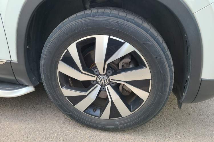 Used Volkswagen Tayron 2019 330TSI Two-Wheel Drive Luxury Model China VI Standard Right Front Wheel Hub