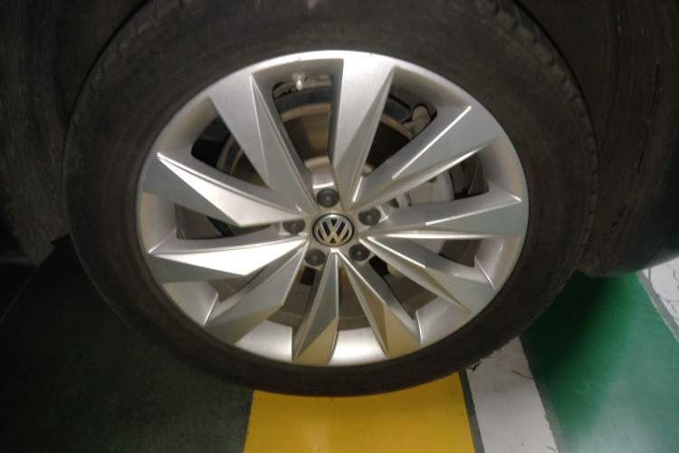 Used Volkswagen Tayron 2019 380TSI Four-Wheel Drive Prestige Model China VI Standard Right Front Wheel Hub