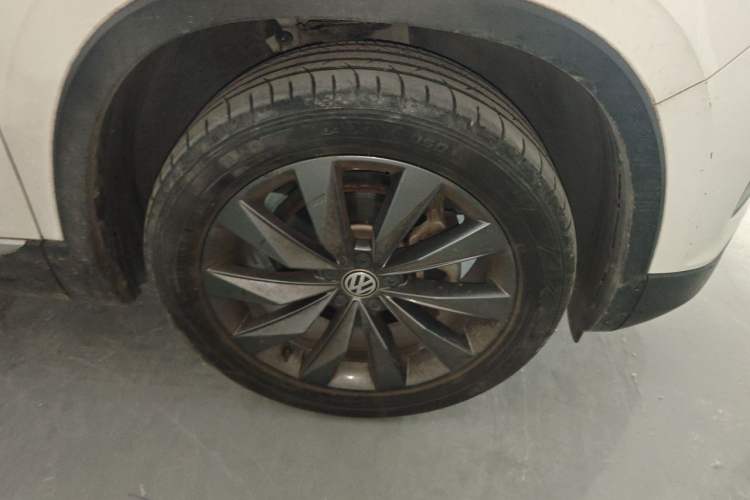 Used Volkswagen Tayron 2019 330TSI Two-Wheel Drive Luxury Model China VI Standard Right Front Wheel Hub