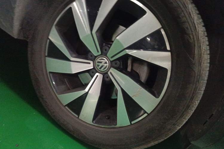 Used Volkswagen Tayron 2019 330TSI Two-Wheel Drive Luxury Model China VI Standard Right Front Wheel Hub