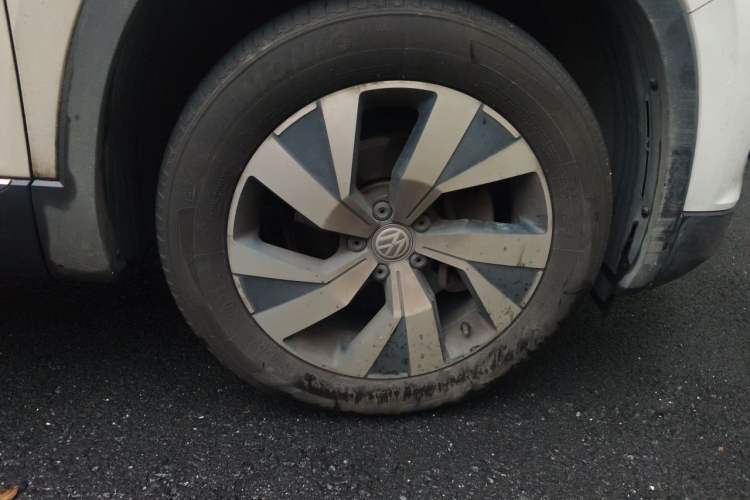 Used Volkswagen Tayron 2019 330TSI Two-Wheel Drive Luxury Model China VI Standard Right Front Wheel Hub