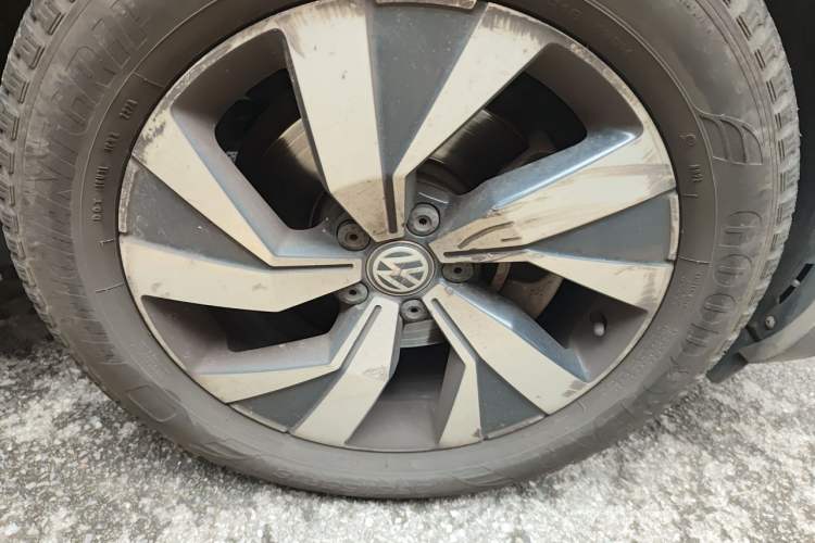 Used Volkswagen Tayron 2019 330TSI Four-Wheel Drive Luxury Version China VI Standard Right Front Wheel Hub