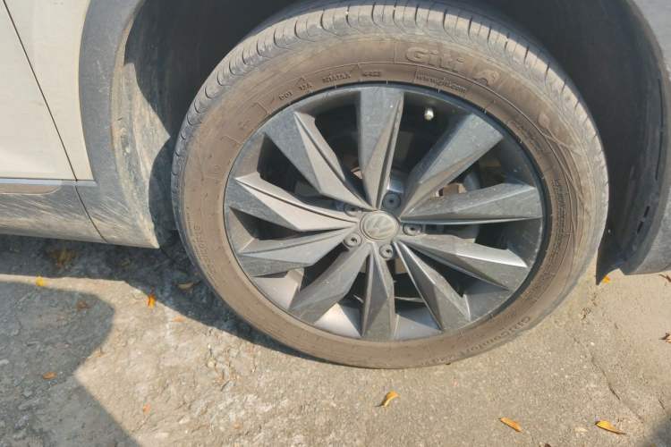 Used Volkswagen Tayron 2019 330TSI Four-Wheel Drive Luxury Version China VI Standard Right Front Wheel Hub